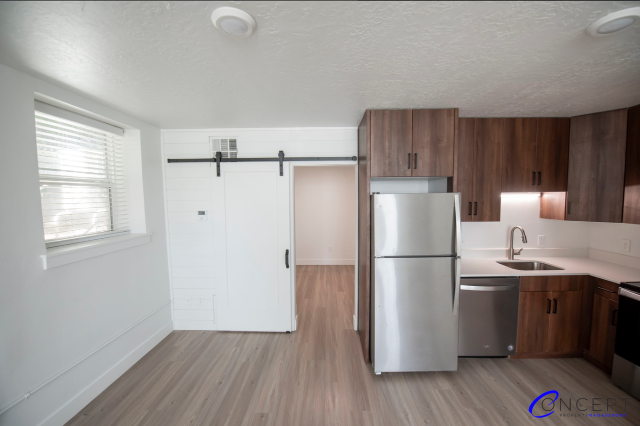 49 South 400 East - Photo 4 of 50