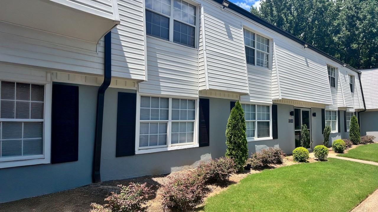 Crystal at Riverdale - Photo 5 of 50