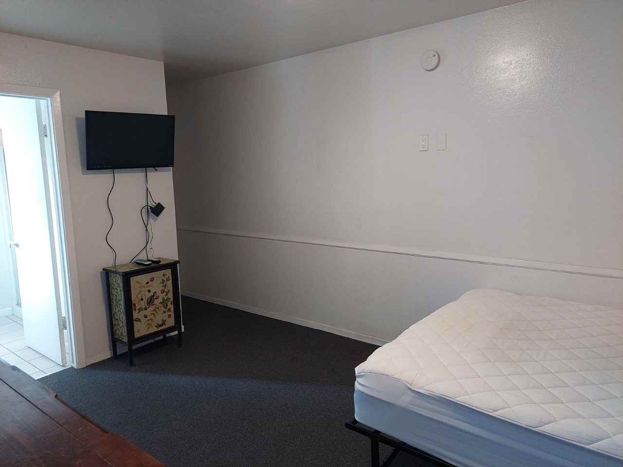 LA2187-405 E. Harvard Blvd. LLC - Photo 4 of 5