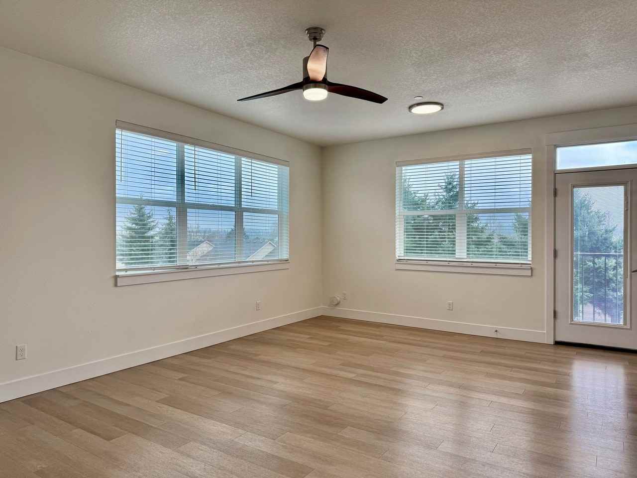 Clara's Court - Photo 3 of 10