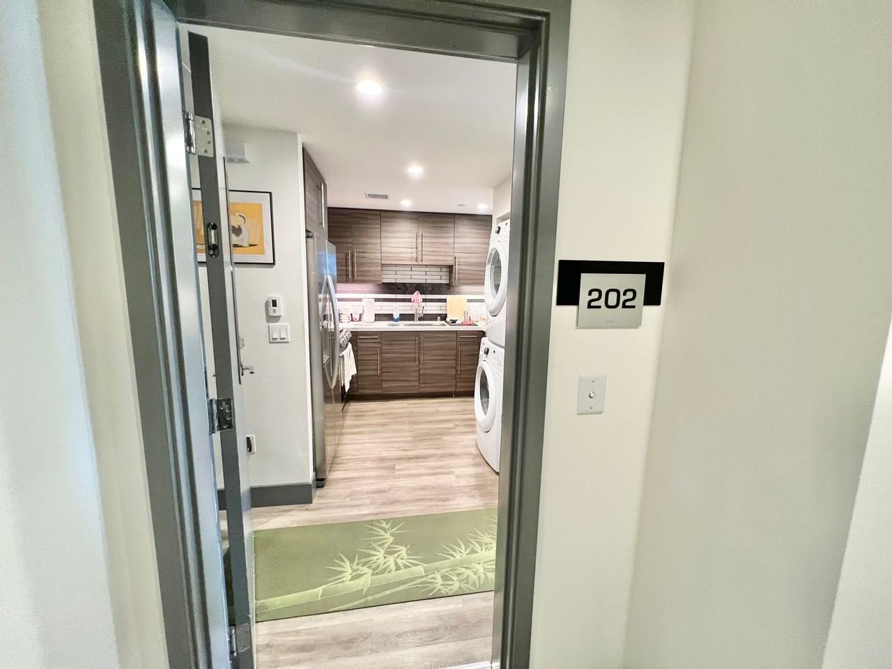 mid374 - Photo 3 of 40