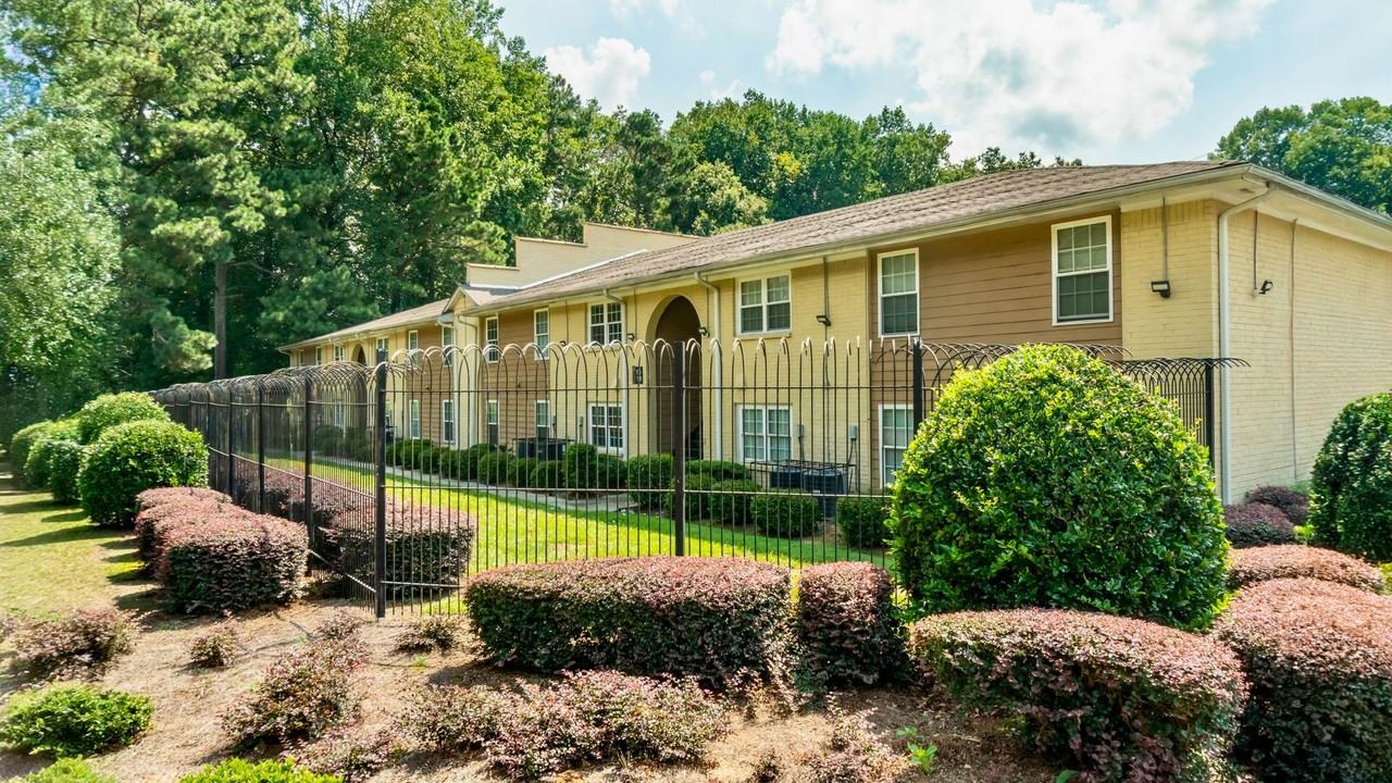 Crystal Heights Apartments - Photo 2 of 16