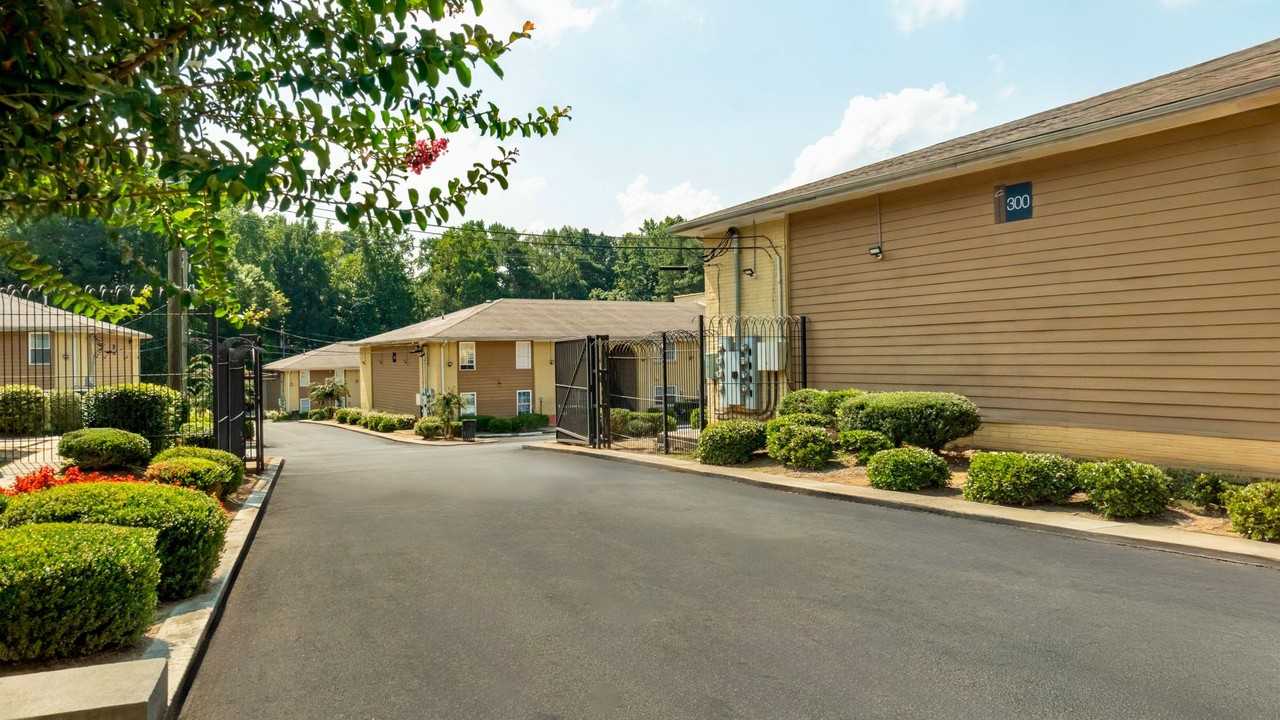 Crystal Heights Apartments - Photo 4 of 16