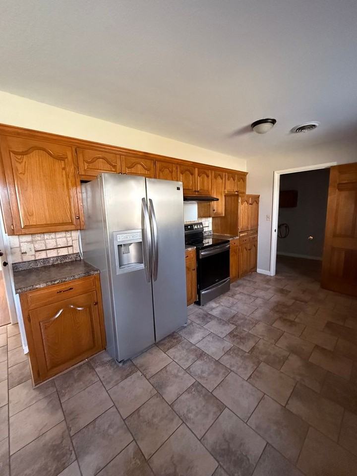 7507 Northwest Wycliffe Lane - Photo 6 of 20