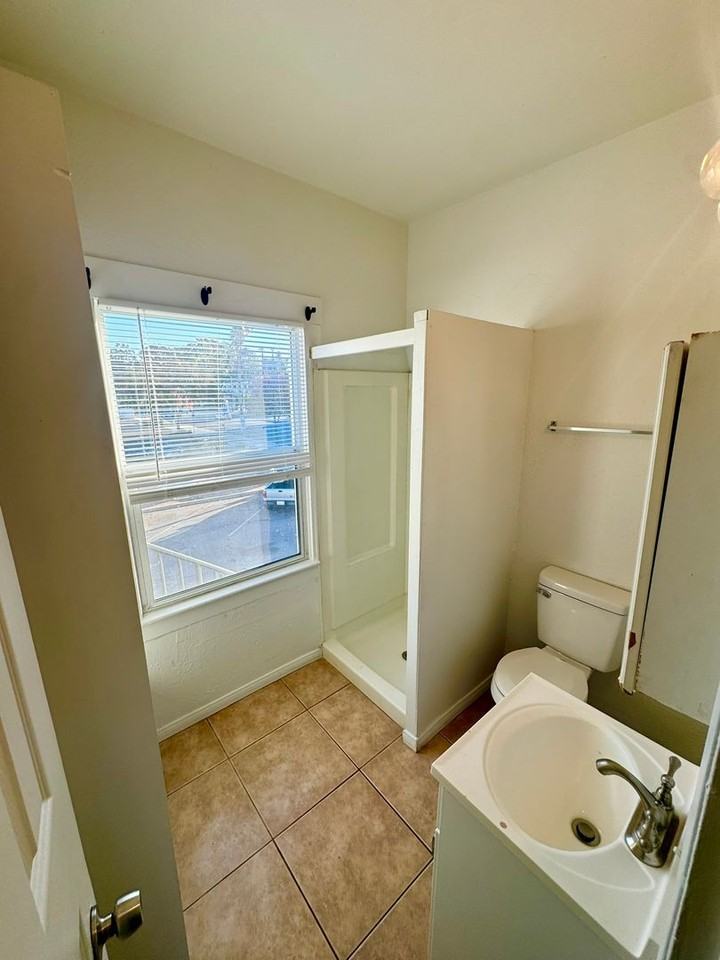 204 E 2nd Avenue (Trenton Arms) - Photo 3 of 8