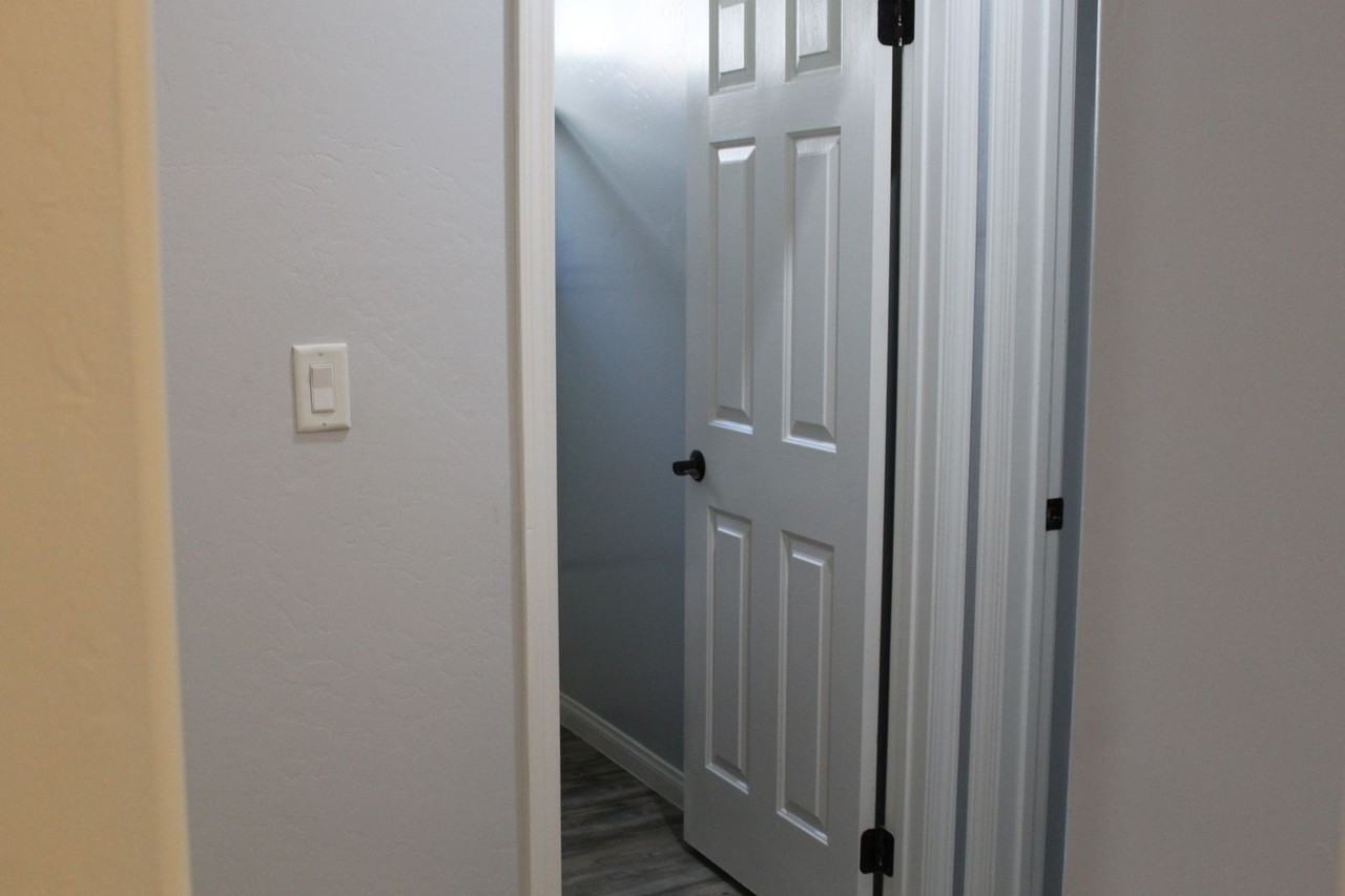 231 Bloomfield Dr - Photo 3 of 30