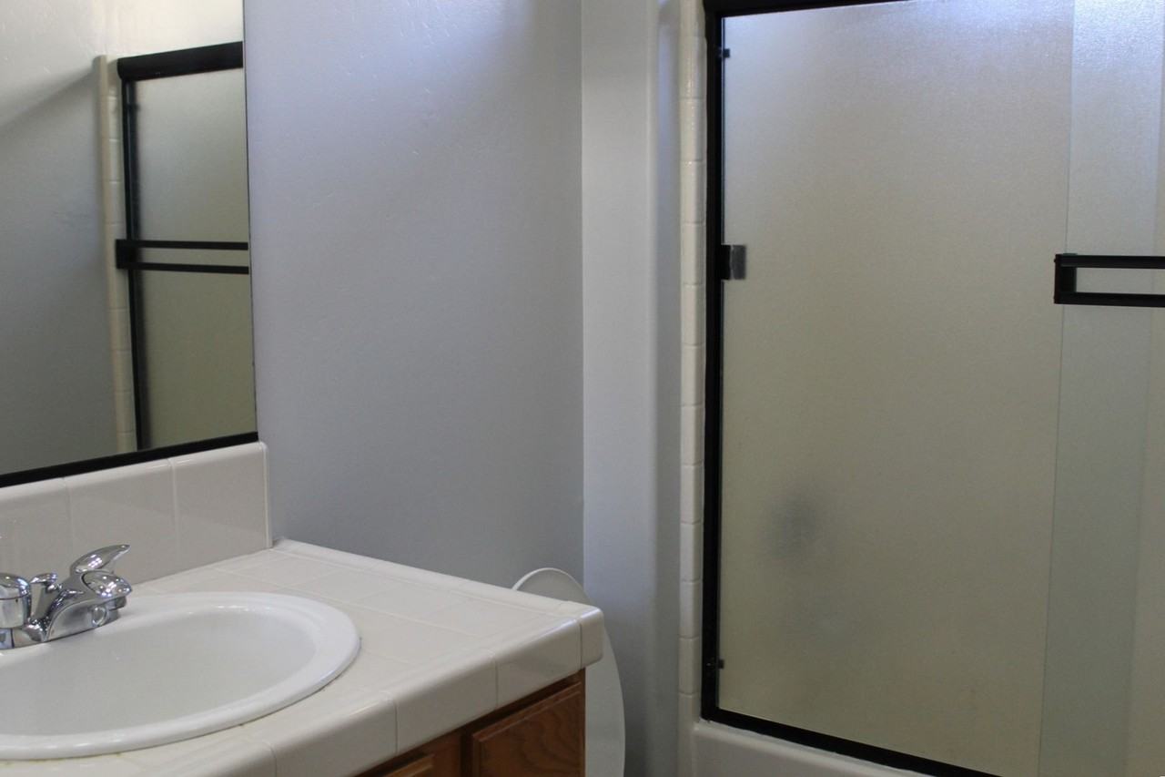 231 Bloomfield Dr - Photo 5 of 30