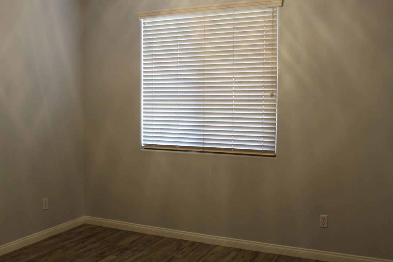 231 Bloomfield Dr - Photo 6 of 30