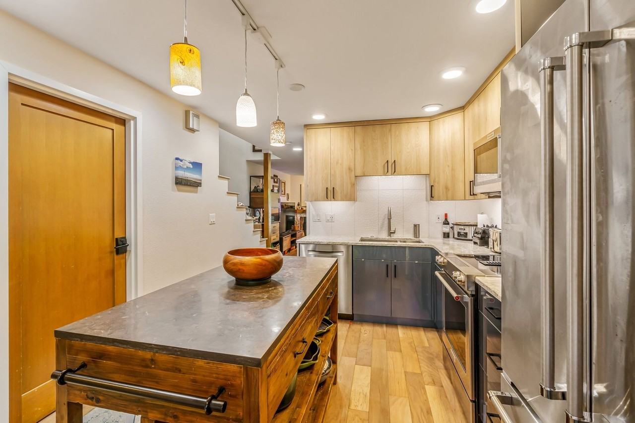 2613 E Madison St - Photo 7 of 22