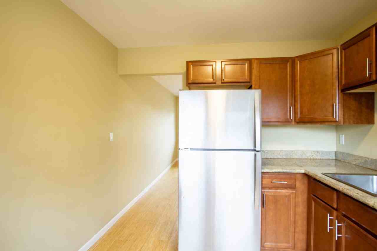 7528 N Ida Ave - Photo 6 of 16