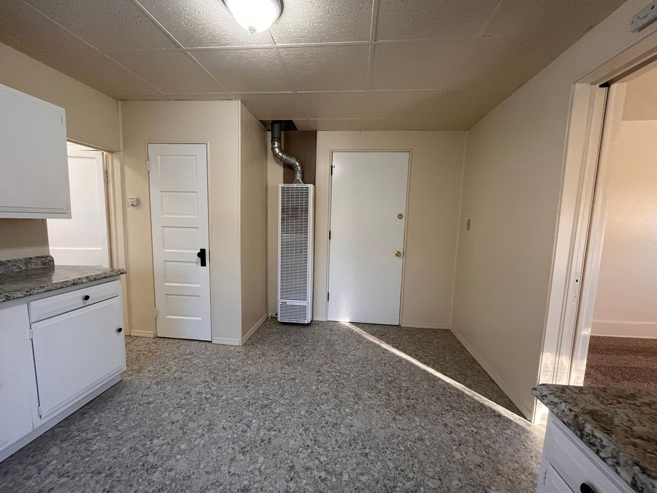 1704 Se Main St #3 - Photo 5 of 9