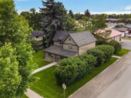 featured image of 215 N Quaw Blvd
