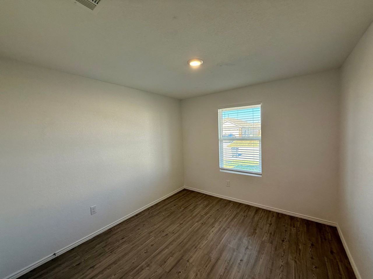 10622 Erinita Way - Photo 4 of 20