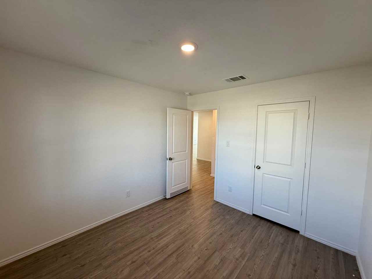 10622 Erinita Way - Photo 5 of 20