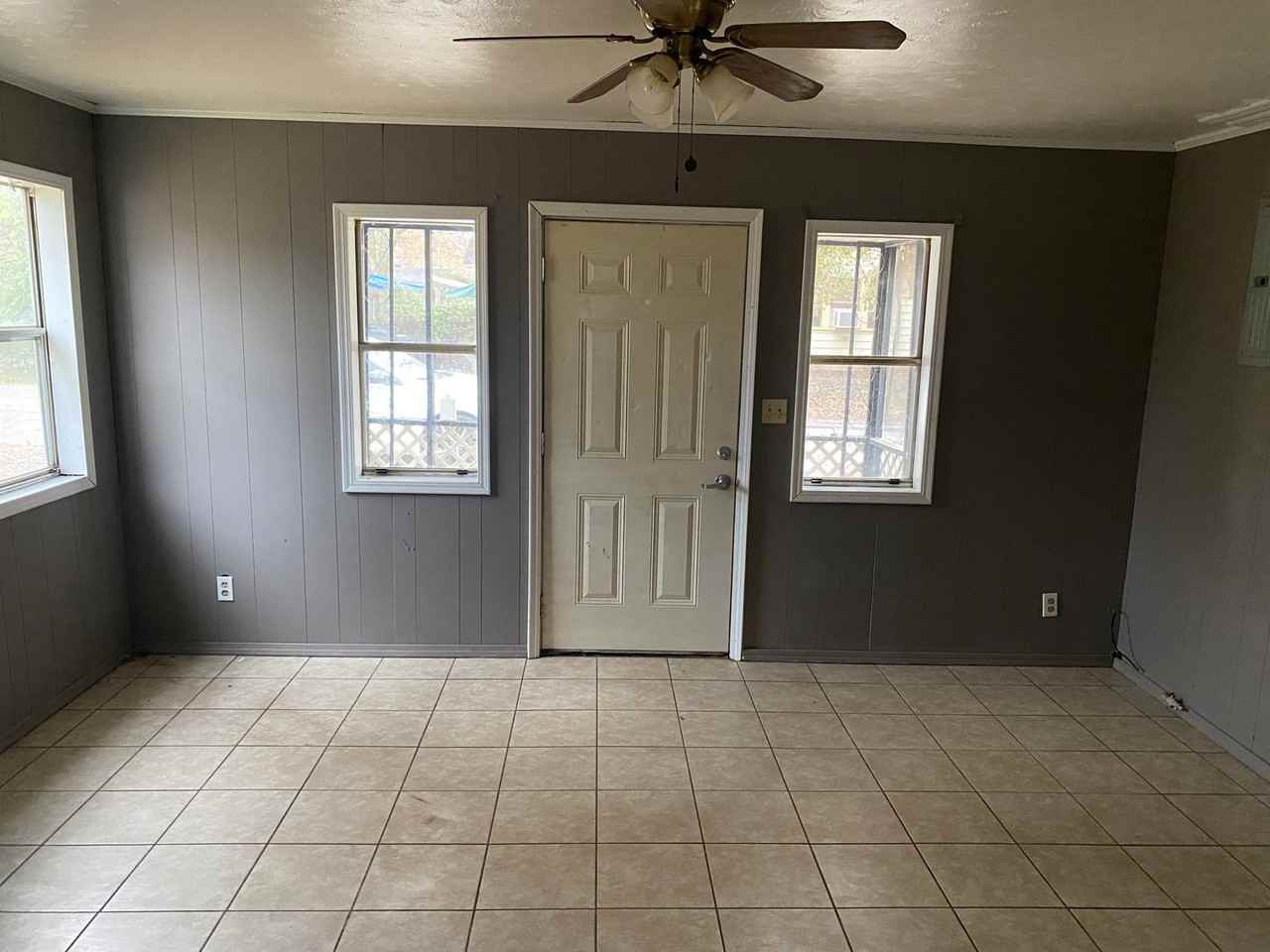 107 N 16th St - Photo 2 of 5