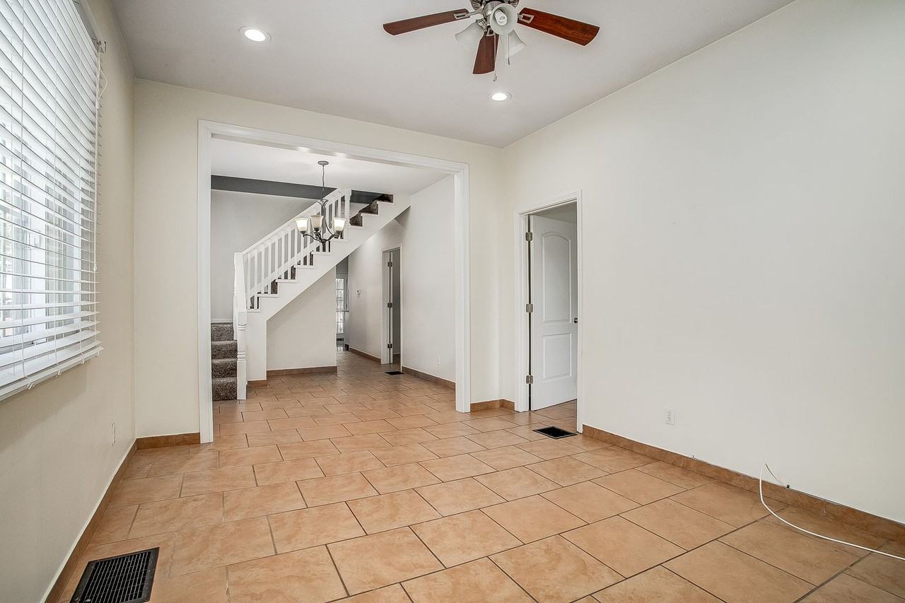 2316 Madison Ave - Photo 3 of 18