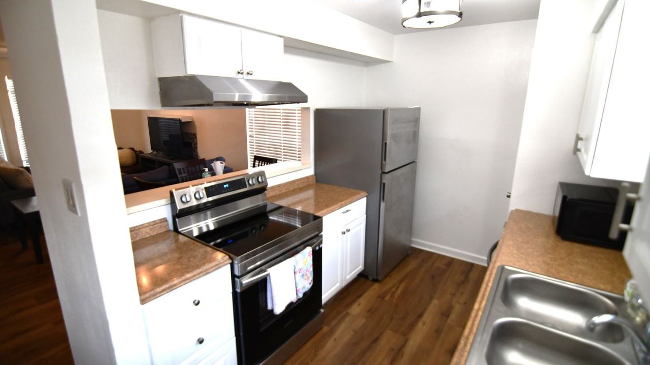 1795 Boulevard De Province - Photo 3 of 32