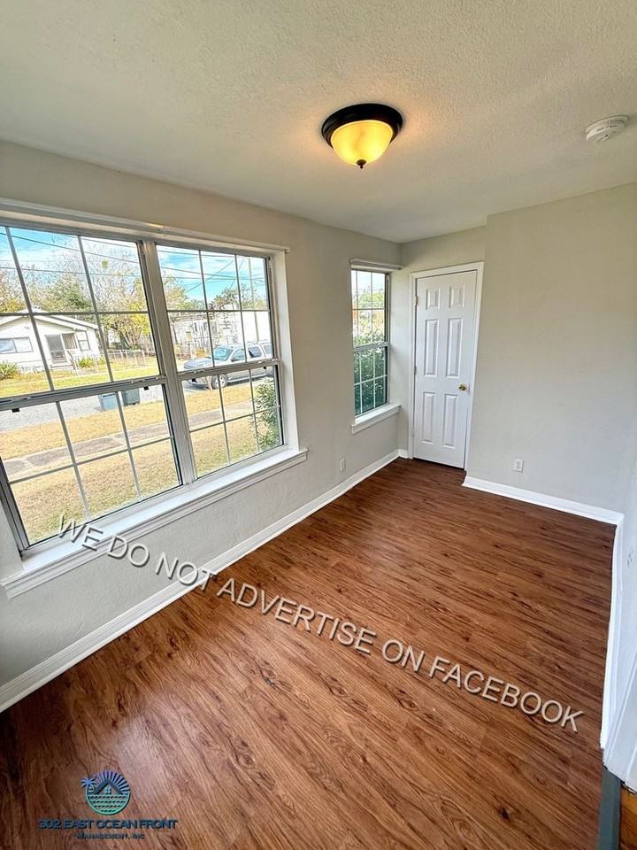 322 W 63rd St - Photo 5 of 11