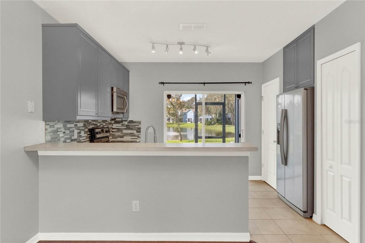 437 Wilton Cir - Photo 7 of 26