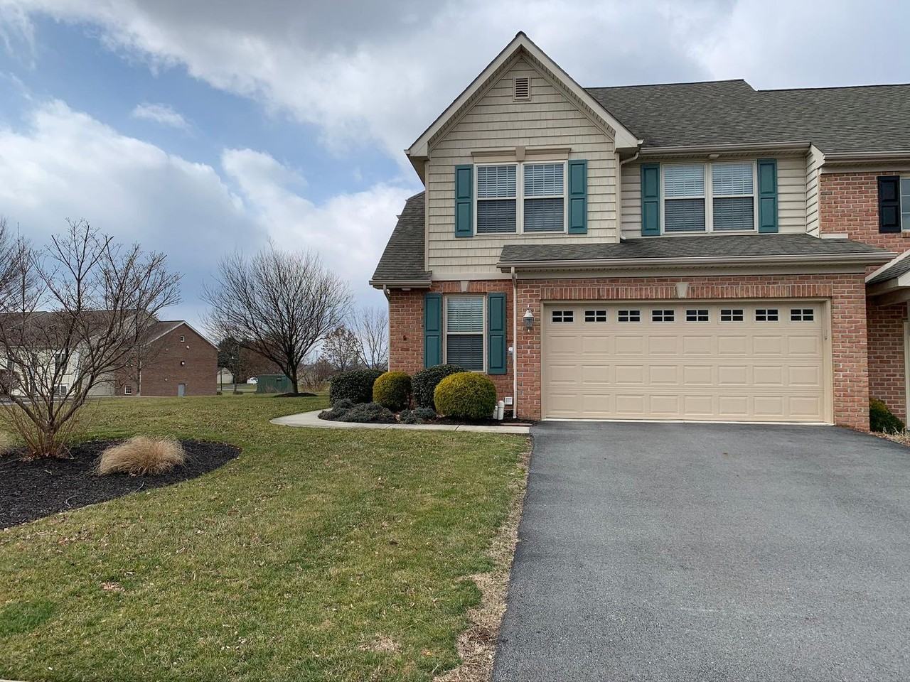 499 S Rockford Rd - Photo 3 of 30