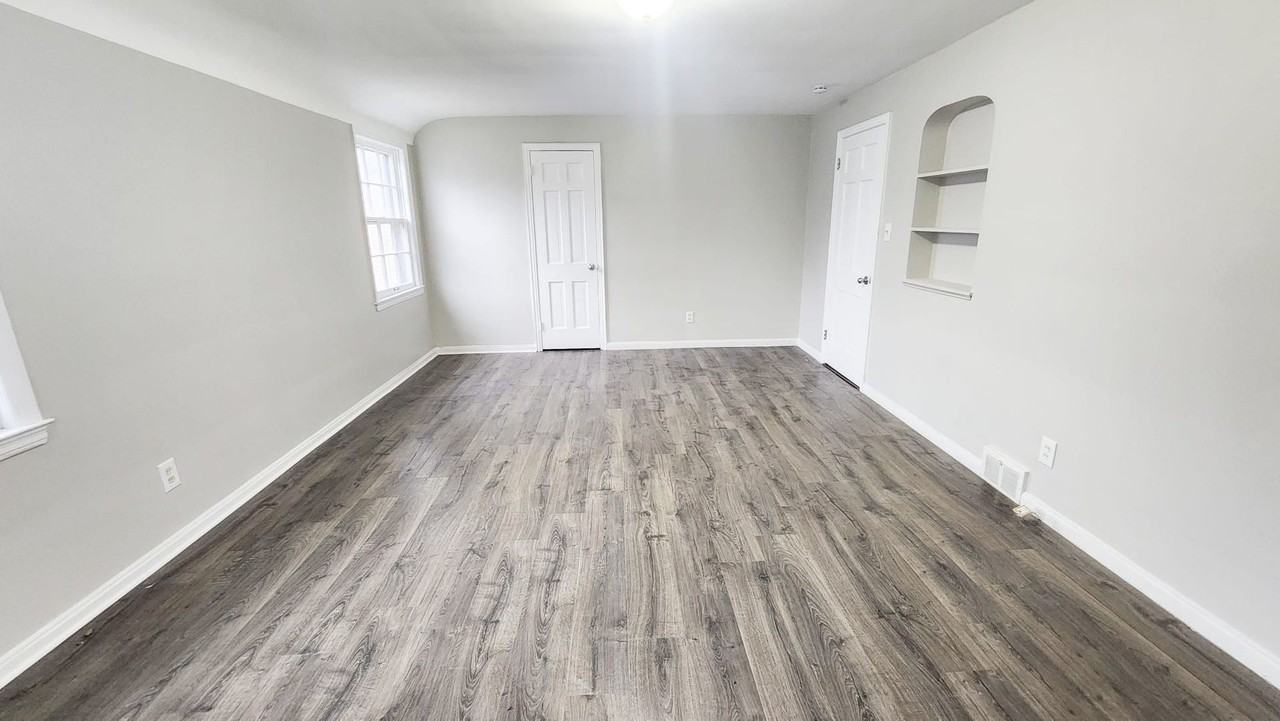 4960 Farnhurst Rd - Photo 3 of 18