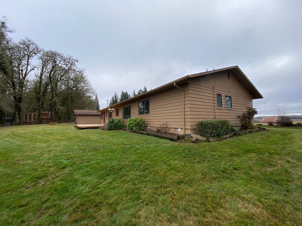30911 Bellfountain Rd - Photo 3 of 31