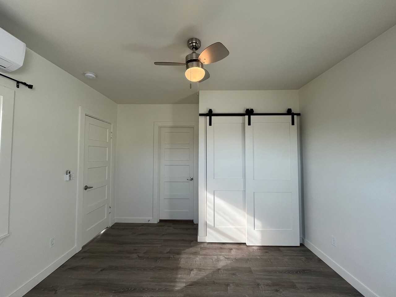 699 River Rd - Photo 3 of 29