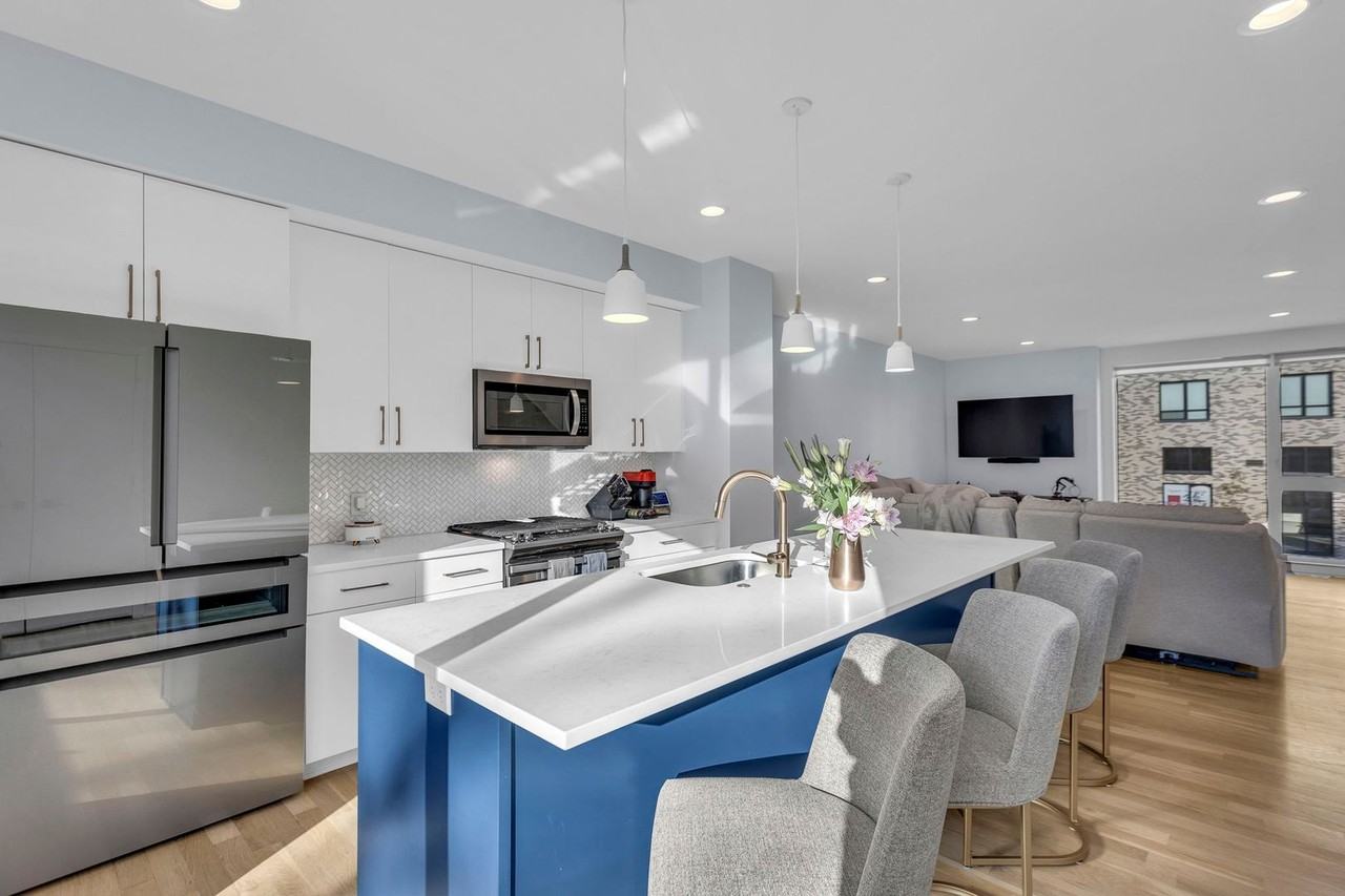 2712 Mcgee Trfy - Photo 2 of 37