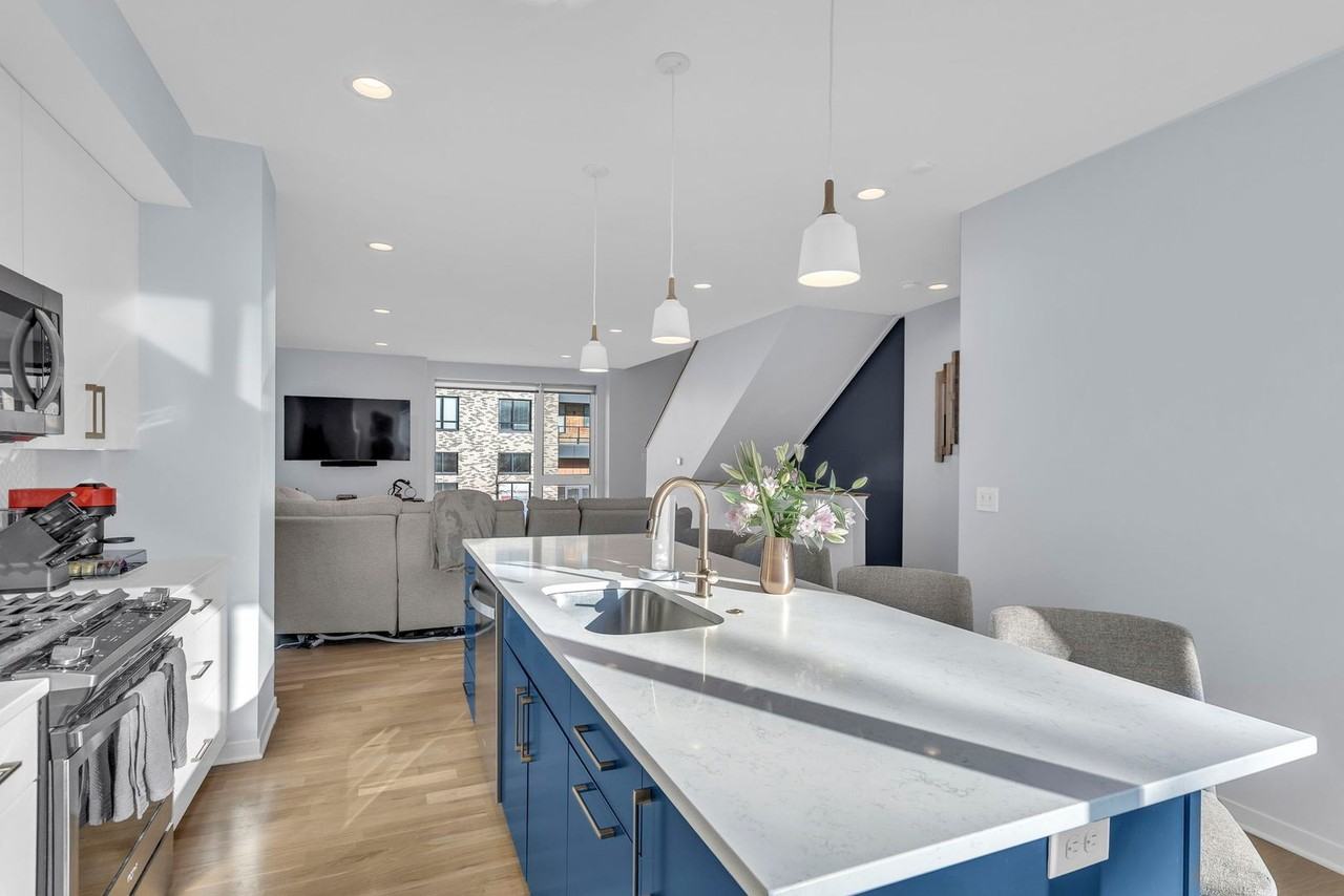 2712 Mcgee Trfy - Photo 3 of 37