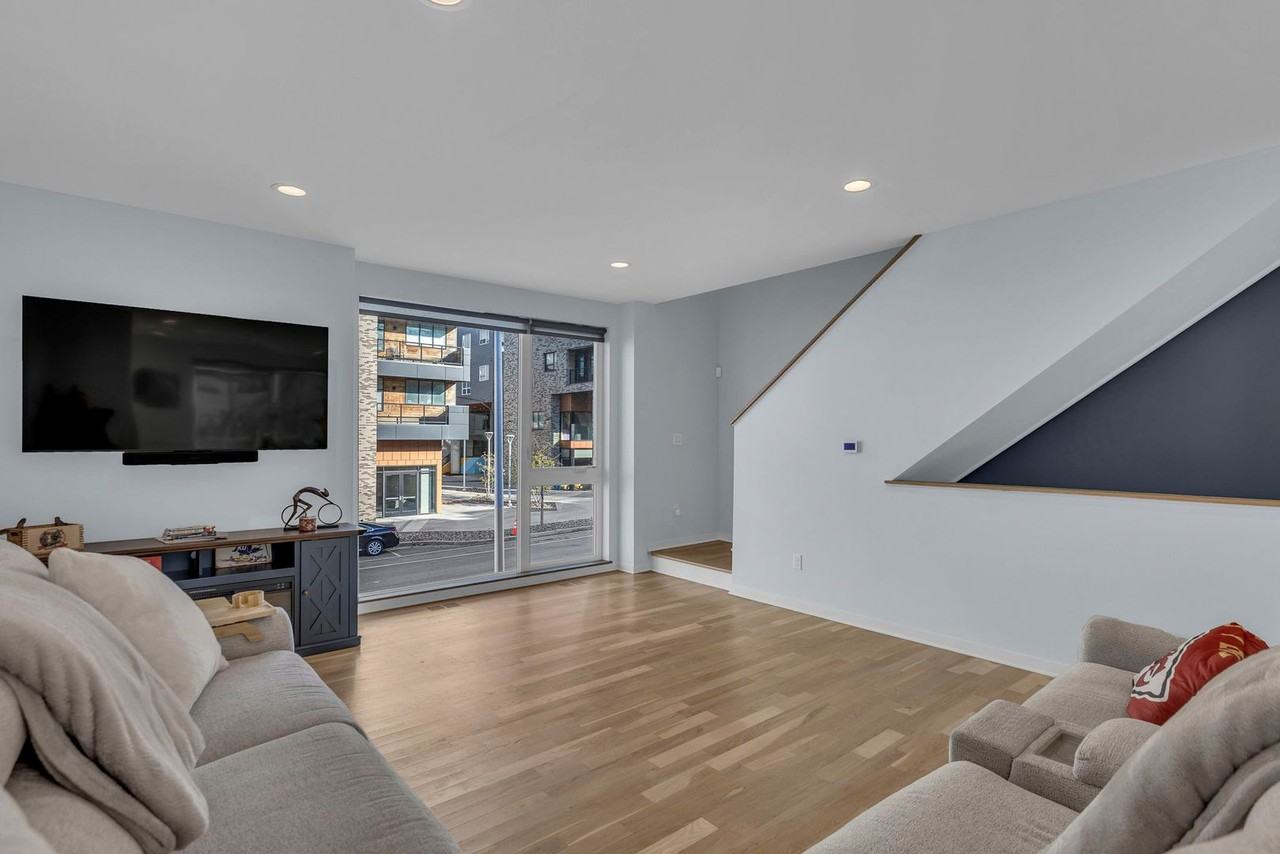 2712 Mcgee Trfy - Photo 5 of 37