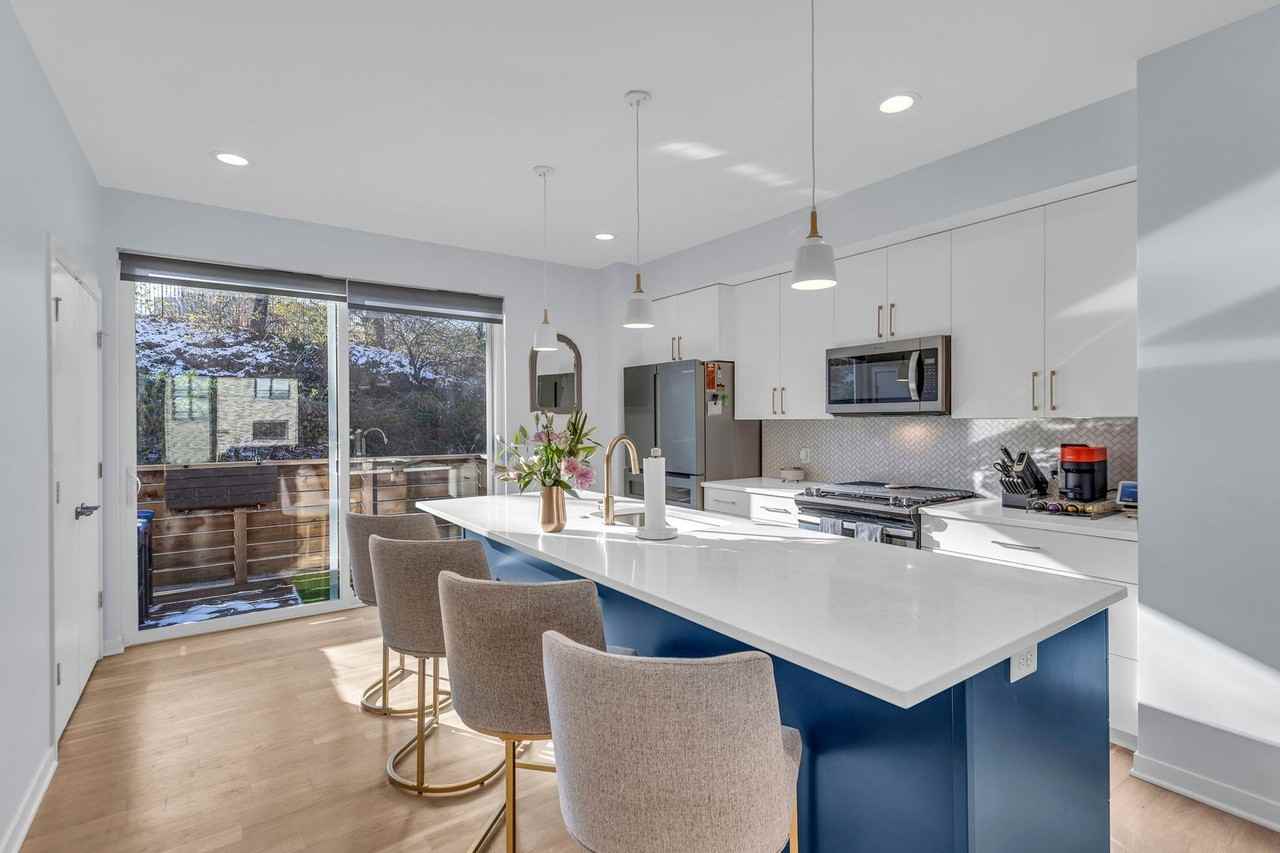 2712 Mcgee Trfy - Photo 6 of 37