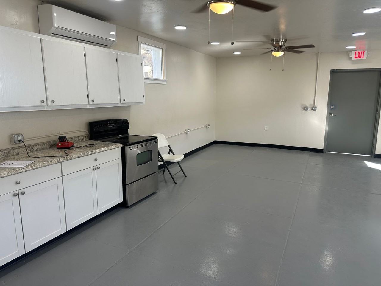 214 Se 22nd Ave - Photo 2 of 5