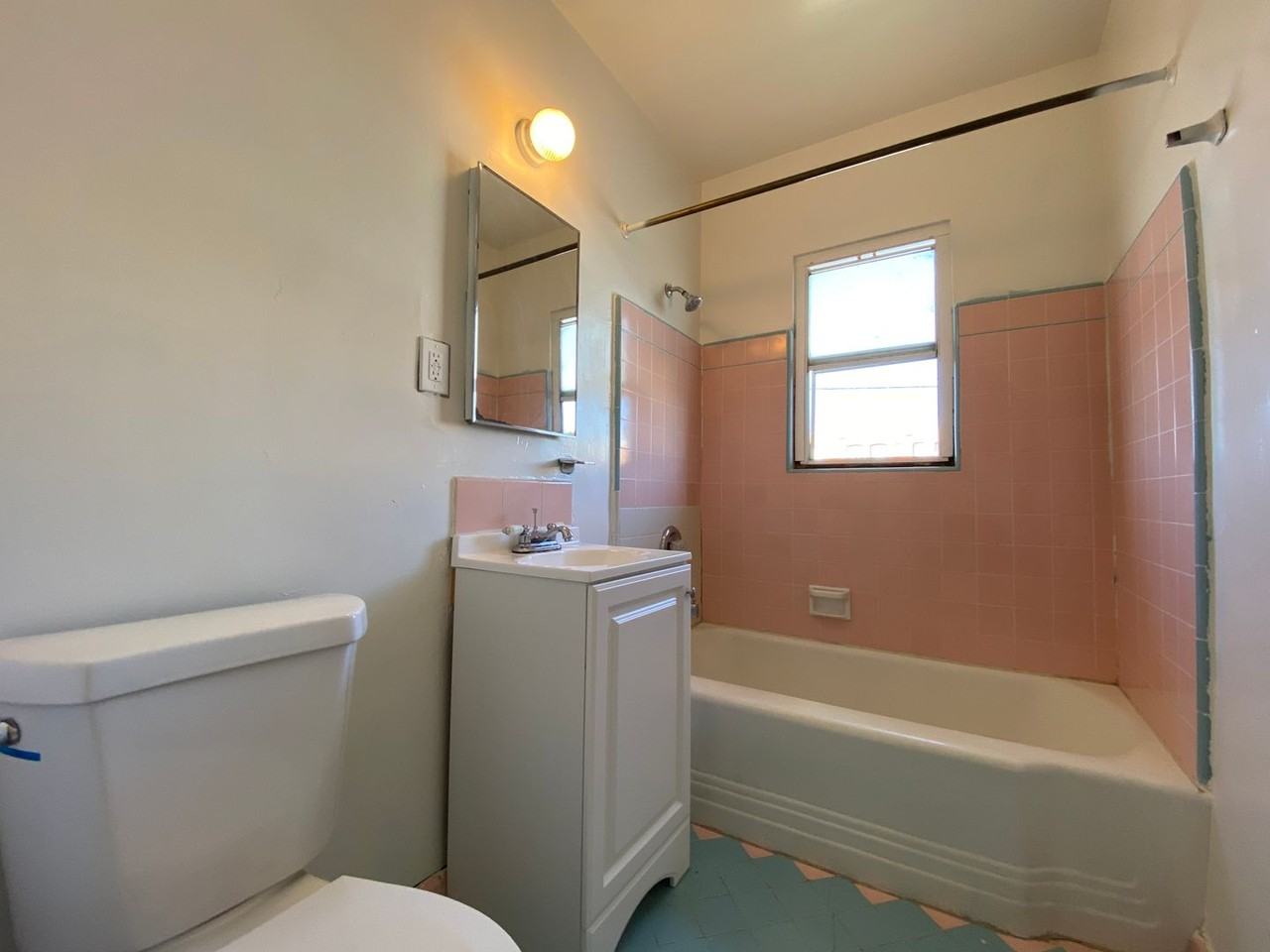 LOMITA - Photo 7 of 18