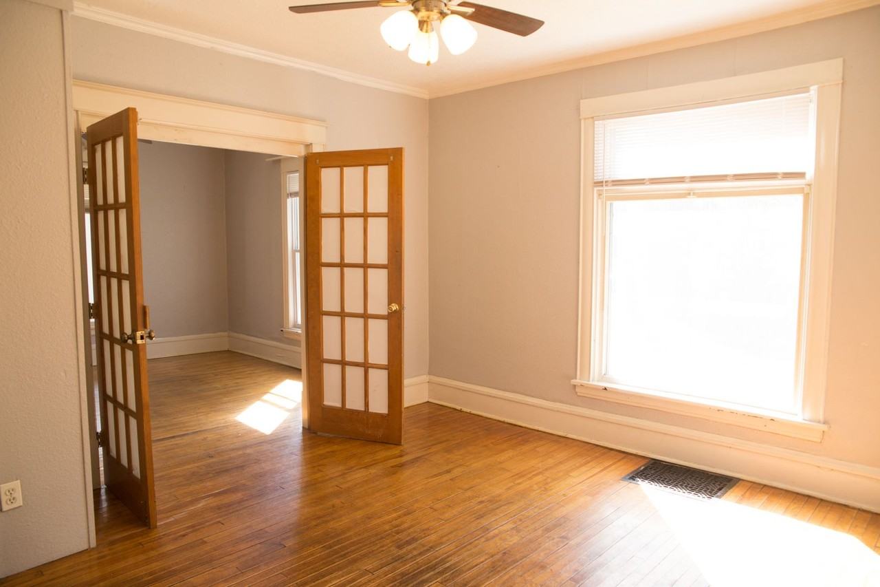 1303-HEN - Photo 6 of 13