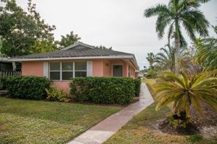 524 97th Ave N #A - Photo 1 of 1