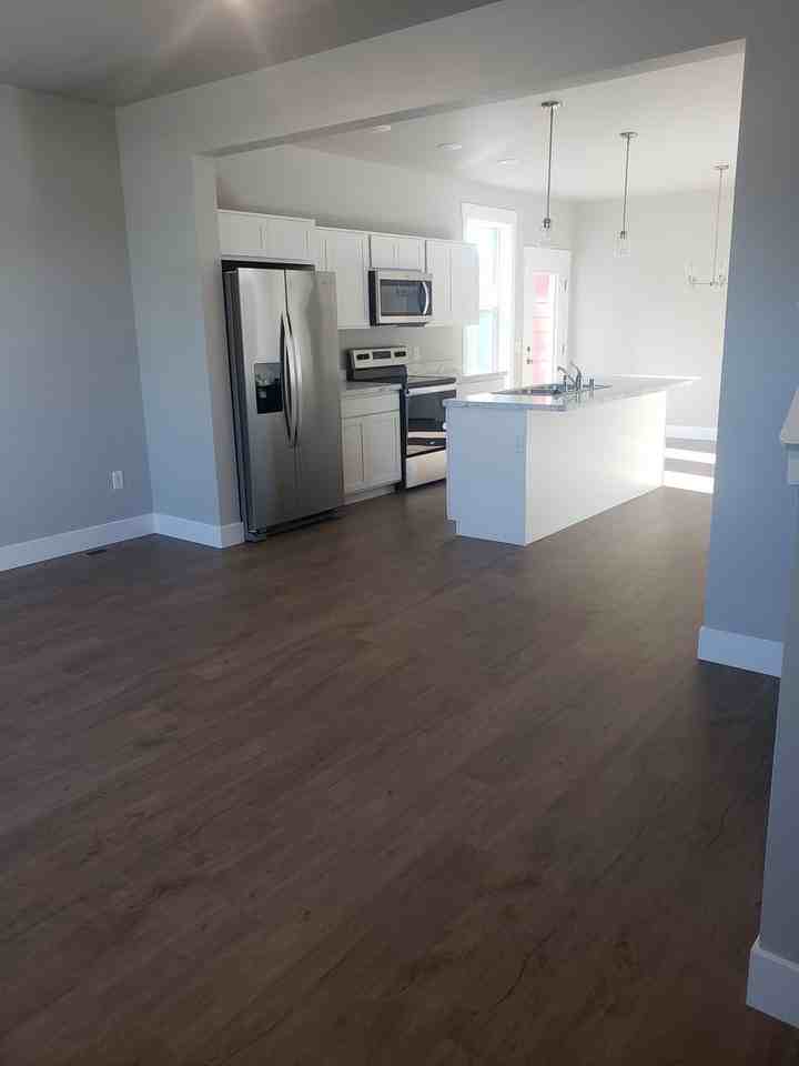 1632 Annas Garden Ln - Photo 2 of 19