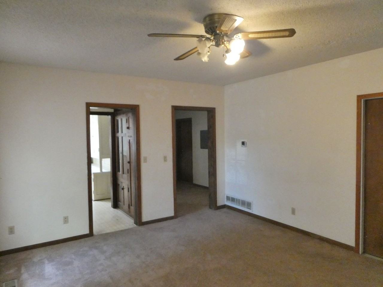 1410 University Ave. - Photo 3 of 33