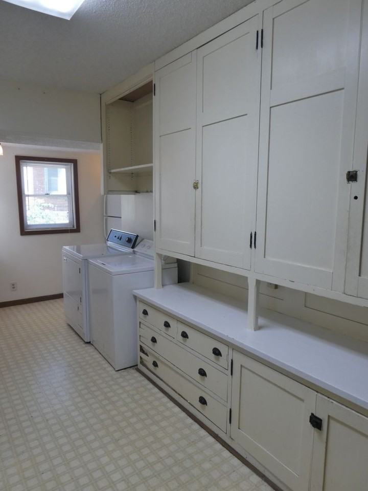 1410 University Ave. - Photo 5 of 33