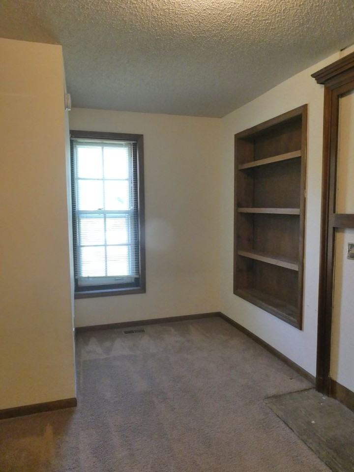 1410 University Ave. - Photo 7 of 33