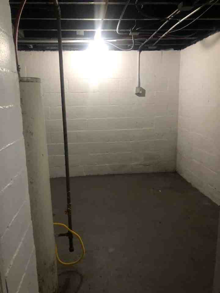 1734 Mansfield Rd - Photo 4 of 14