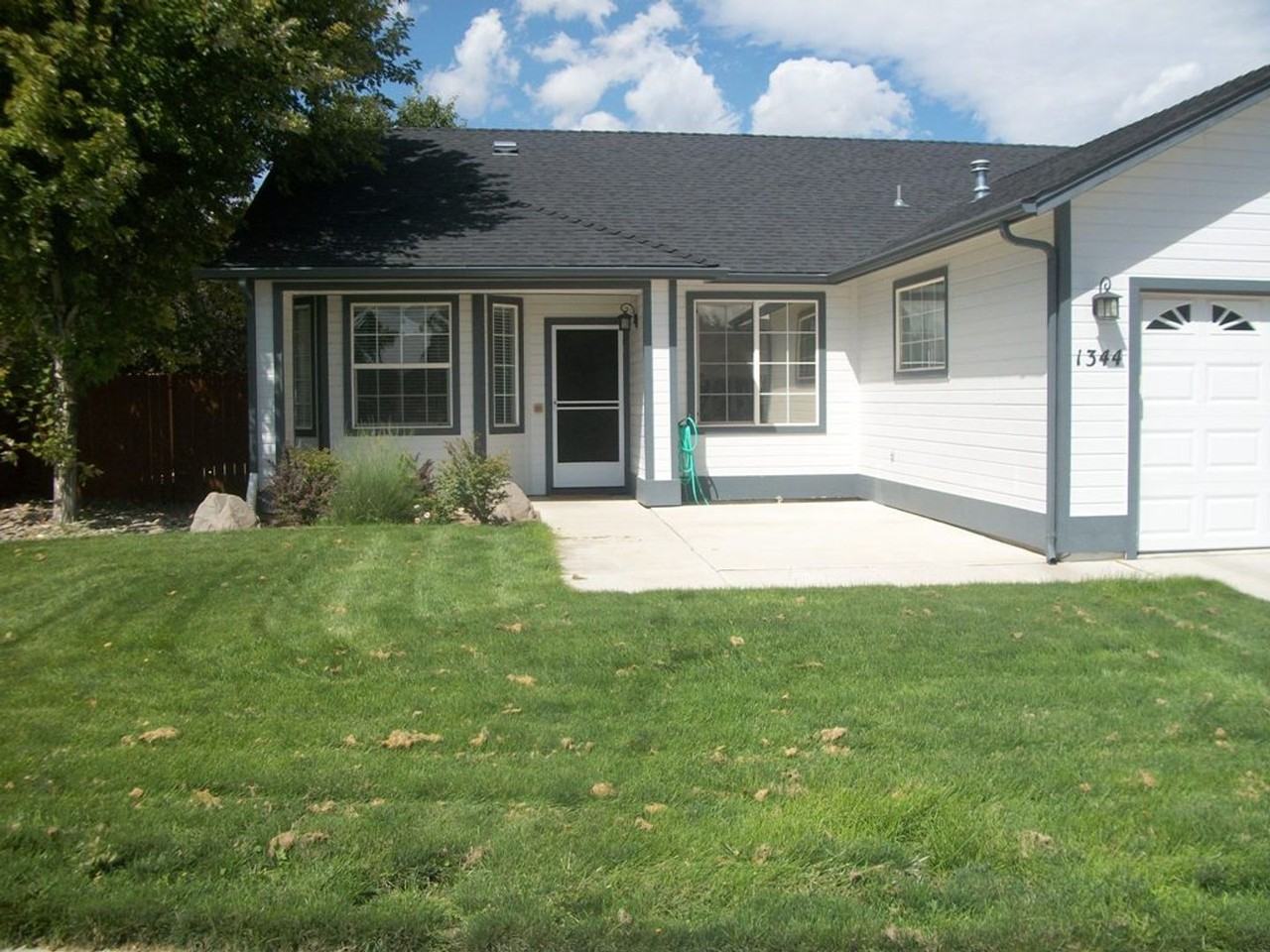 1344 Guiness Way - Photo 2 of 21