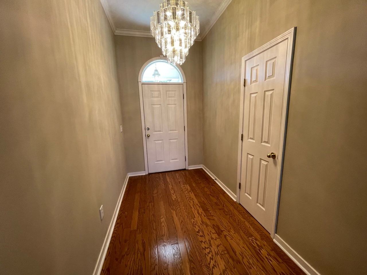 217 Kirkwood Dr - Photo 2 of 9