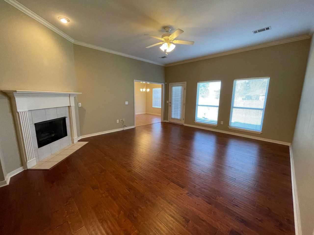 217 Kirkwood Dr - Photo 4 of 9