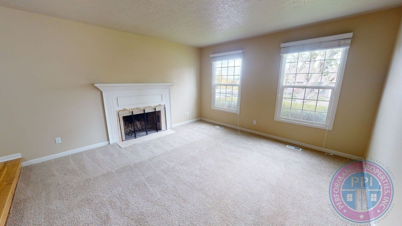 2404 Saddle Ct - Photo 4 of 24