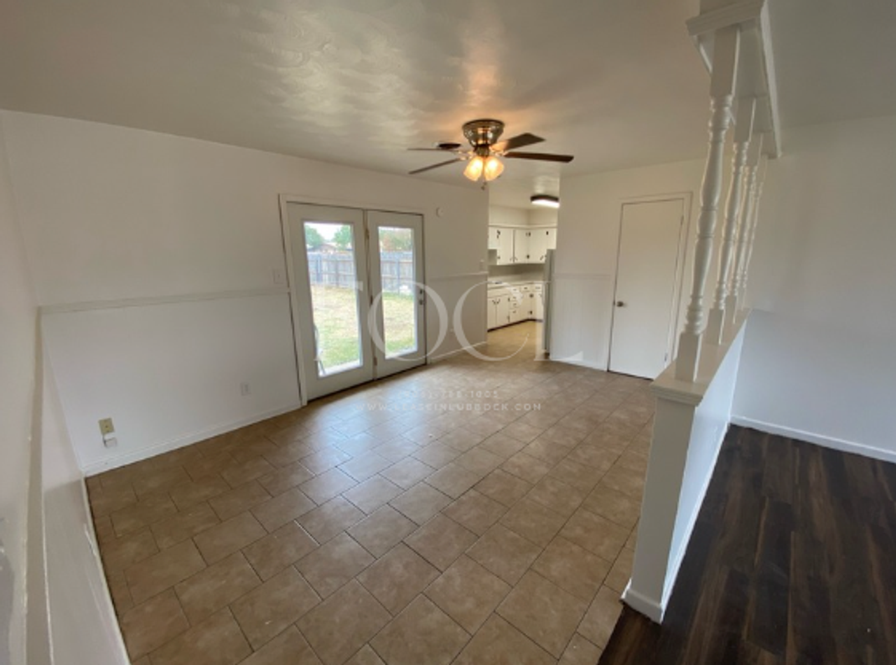 4937 6th St - Photo 3 of 7