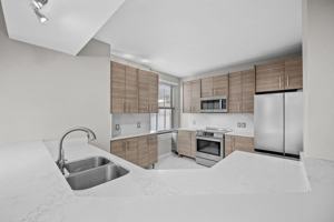 featured image of 400 Walnut St #301