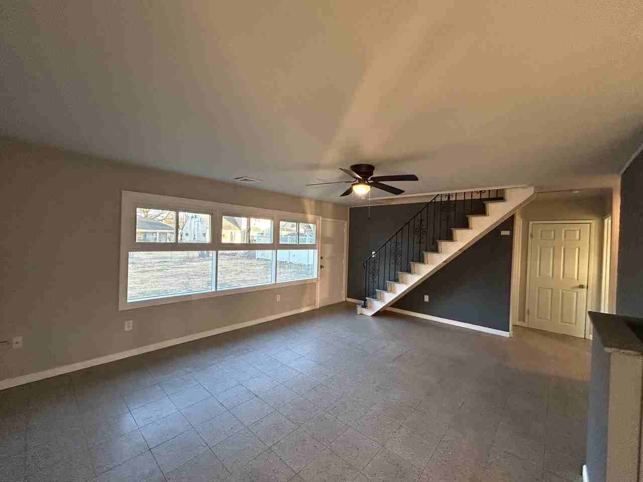 24 Needlepine Ln - Photo 3 of 14