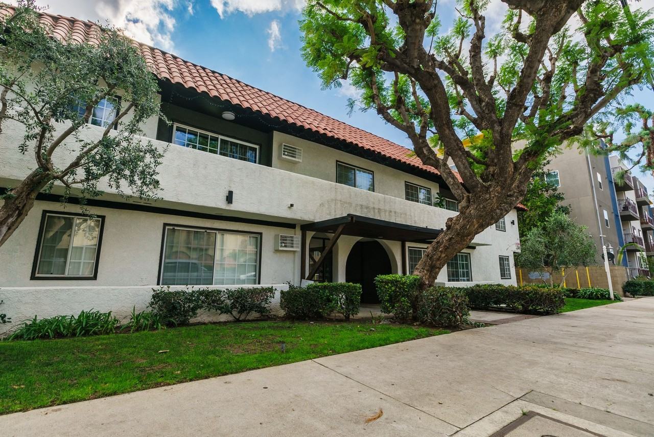 18424 Halsted Avenue - Photo 3 of 10