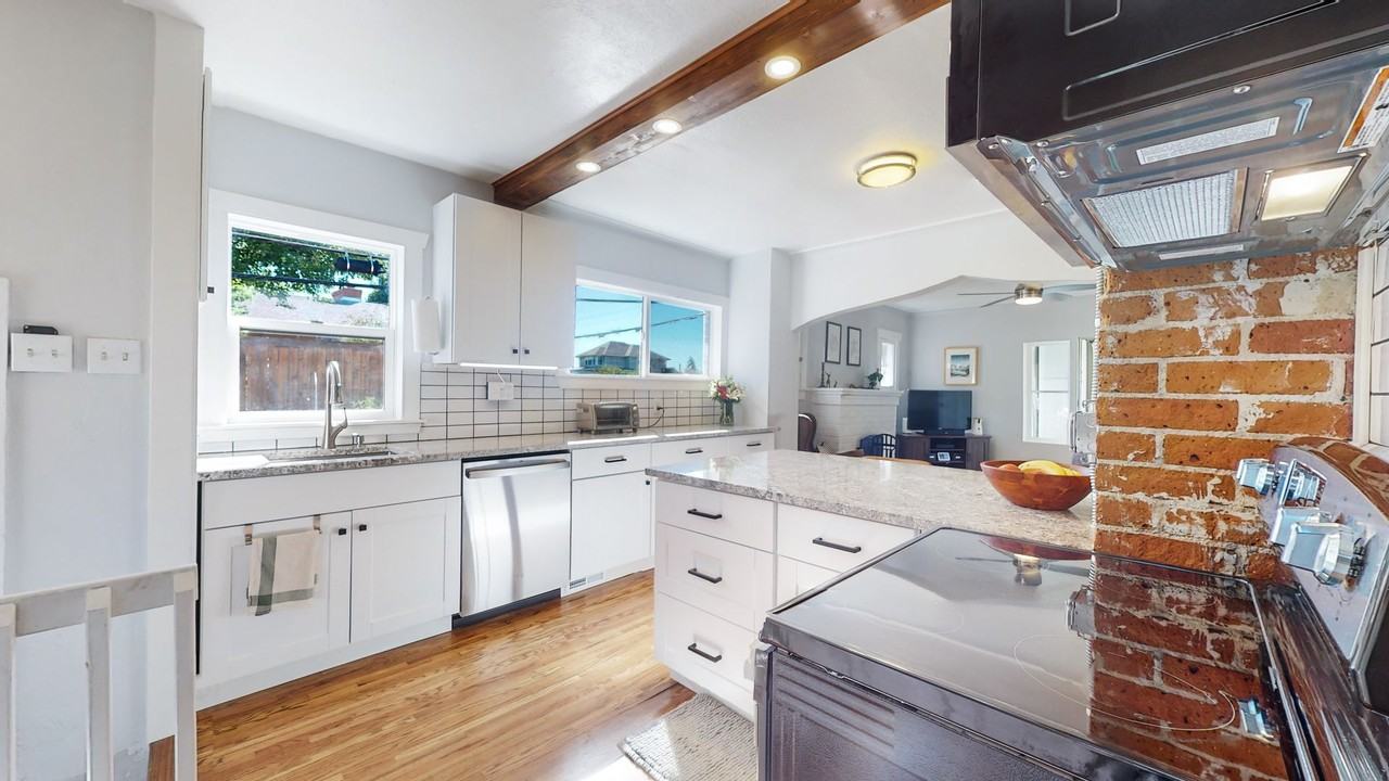 3317 Bruce Randolph Ave - Photo 6 of 31