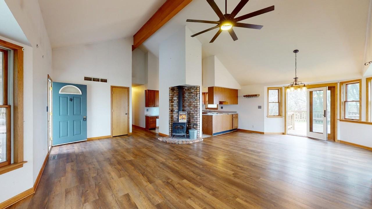 64330 Lincoln Hwy - Photo 2 of 35